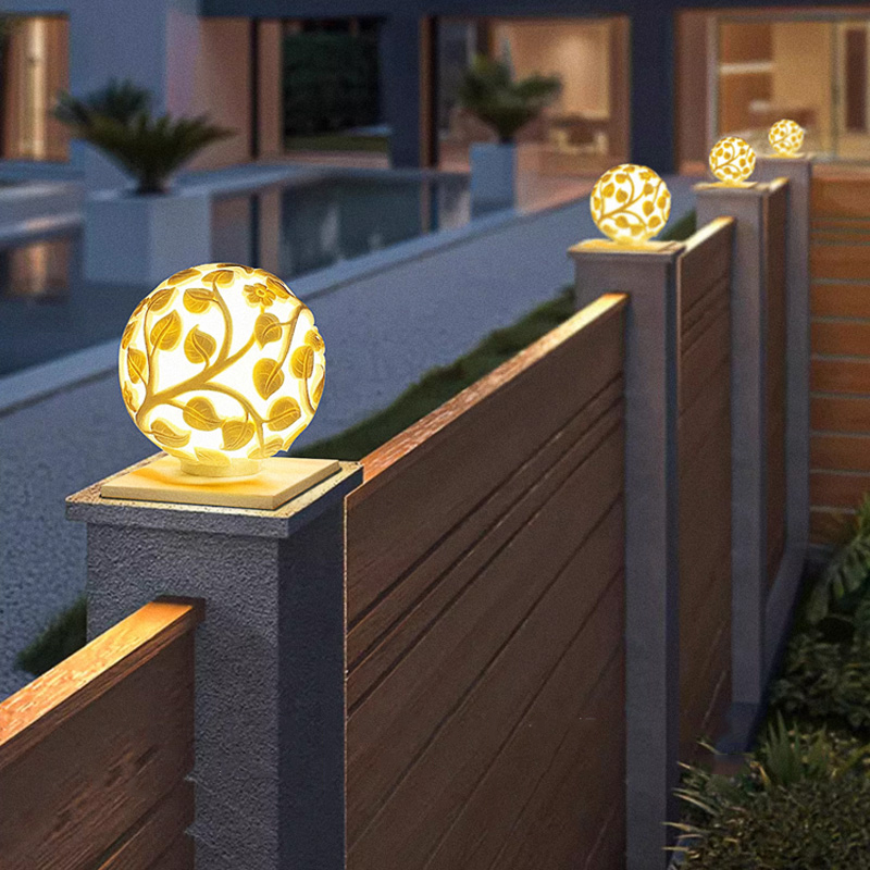 Outdoor Lighting And Decor - Zewnętrzne lampy słupkowe, solarne lampy słupkowe