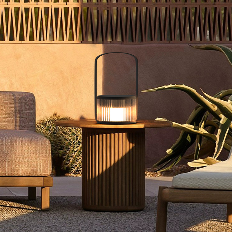 Outdoor Lighting And Decor - Zewnętrzna, przenośna lampa solarna z funkcją