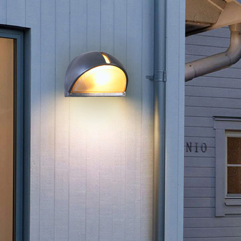 Przemysłowa szklana lampa ście – Outdoor Lighting Bronze recenzja i cena